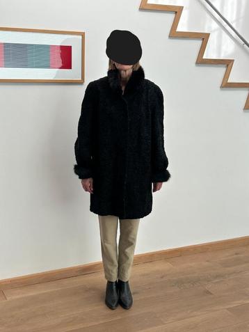 Manteau en fourrure noire Astrakhan, Enlèvement, Porté, Taille 38/40 (M), Noir