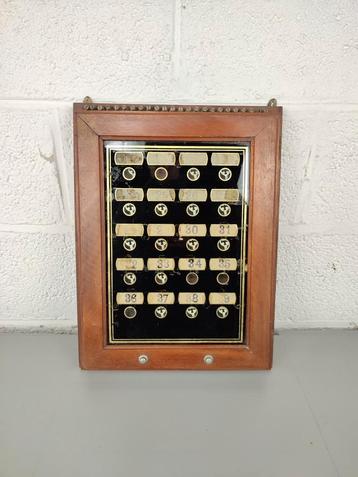 Bedienden bellenbord beschikbaar voor biedingen