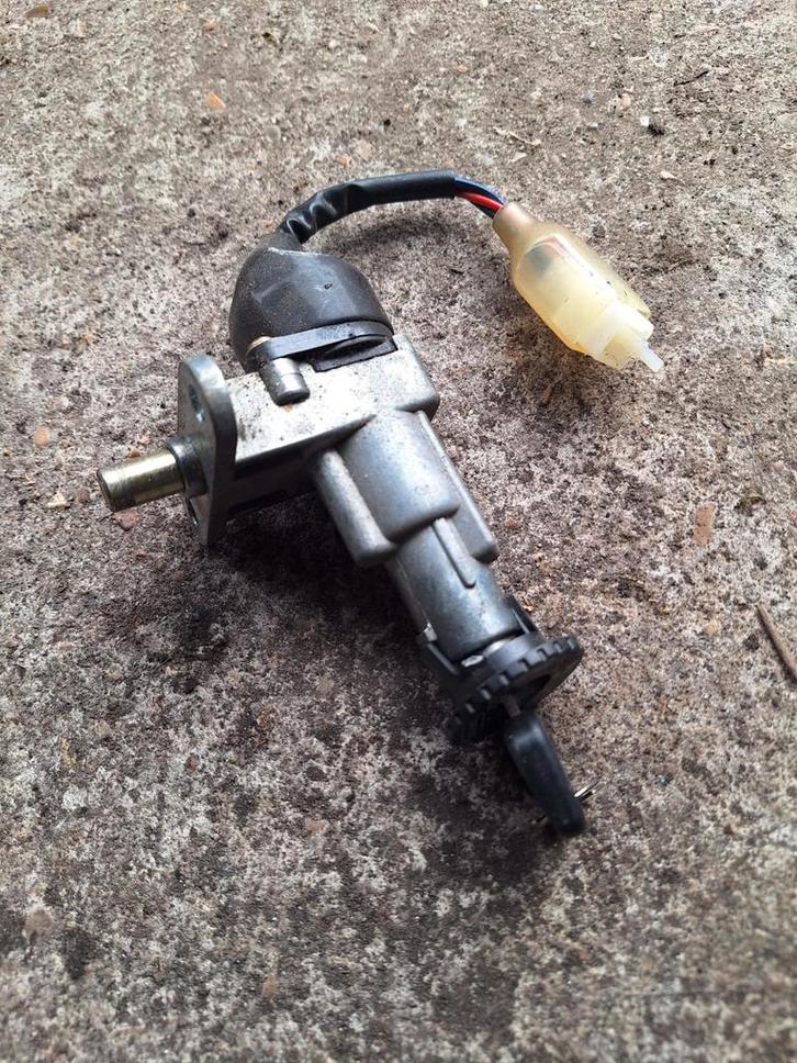 Verrou d'allumage PGO 50cc pour scooter, Vélos & Vélomoteurs, Pièces de cyclomoteur | Général, Enlèvement ou Envoi