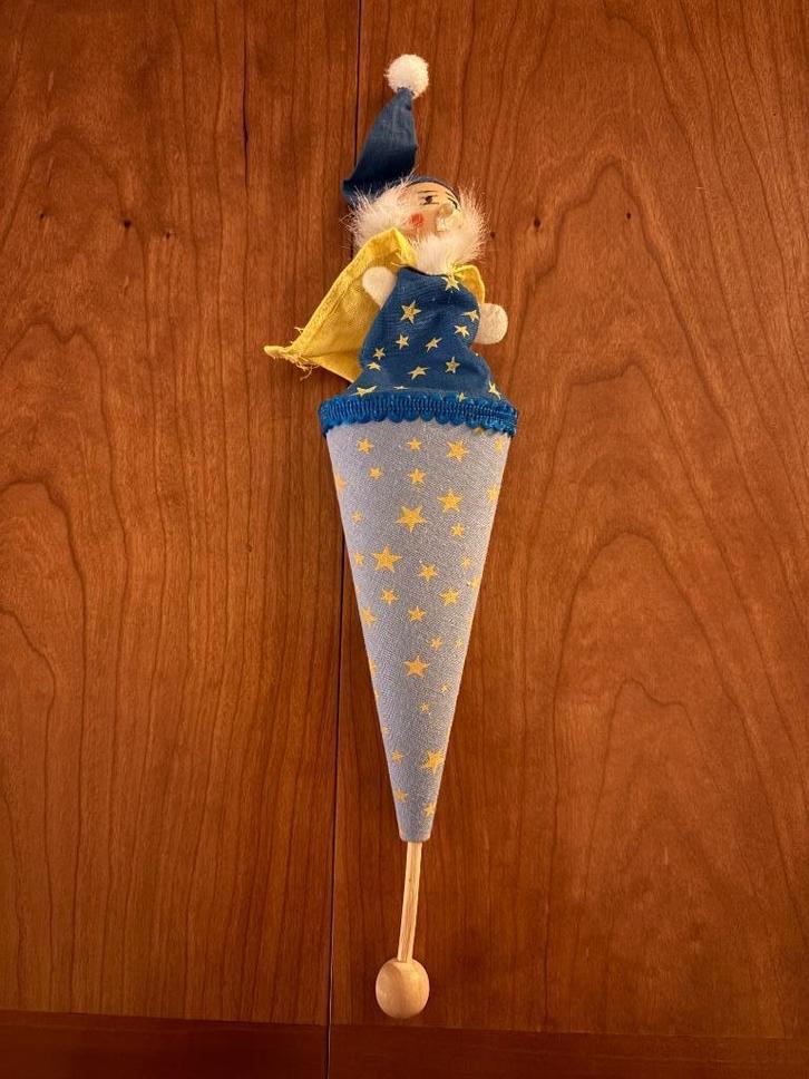 Pop up tovenaar houten hoofd Merlijn sterrenprint koker stok, Kinderen en Baby's, Speelgoed | Houten speelgoed, Zo goed als nieuw