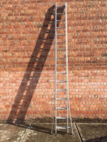 Aluminium lader  2x 16 treden  2 x 4 meter . beschikbaar voor biedingen