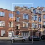 Huis à vendre à Forest, 8 chambres, 274 kWh/m²/jaar, Vrijstaande woning, 8 kamers, 351 m²