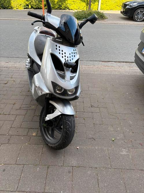 Aprilia sr 50 ( 70 ) b klasse, Fietsen en Brommers, Scooters | Aprilia, SR 50, Benzine, Ophalen