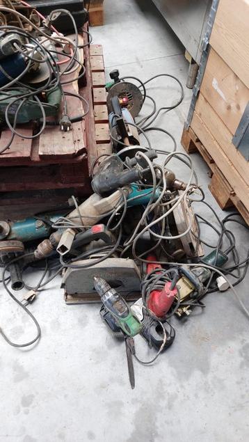 Gereedschappen machines  beschikbaar voor biedingen