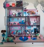 LOL poppenhuis met poppen en accessoires, Kinderen en Baby's, Speelgoed | Poppenhuizen, Ophalen, Zo goed als nieuw, Poppenhuis