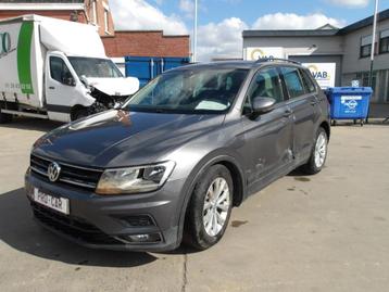 Vw Tiguan Waterschade !!!!, Auto's, Volkswagen, Stof, USB, SUV of Terreinwagen, 92 kW