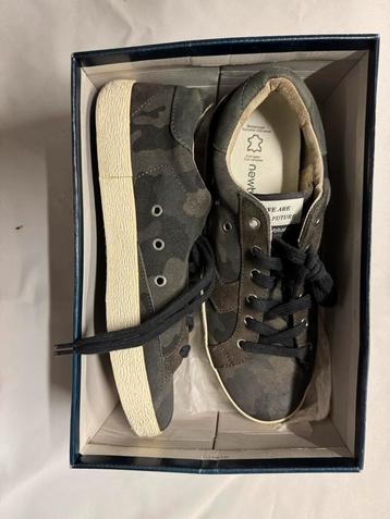 camouflage sneakers beschikbaar voor biedingen