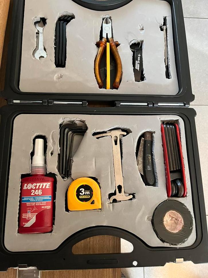 Fiets gereedschap koffer, Fietsen en Brommers, Fietsaccessoires | Fietsgereedschap, Zo goed als nieuw, Ophalen