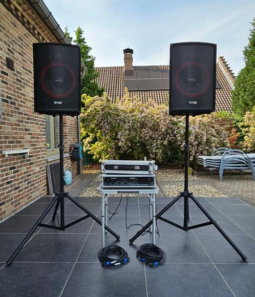 2x luidspreker & statief + versterker + flightcase + kabels, Musique & Instruments, DJ sets & Platines, Utilisé, DJ-Set, Autres marques