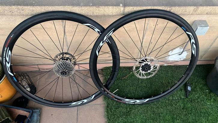 Shimano 105 WH-RS370 Disc Racefiets Wielen (volledig), Fietsen en Brommers, Fietsonderdelen, Zo goed als nieuw, Racefiets, Ophalen