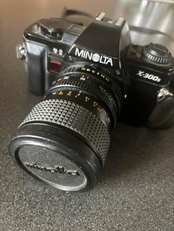 Minolta X-300s reflexcamera, volledig intact met toebehoren beschikbaar voor biedingen