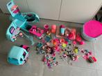 LOL bus met veel toebehoren en poppetjes, Verzamelen, Ophalen, Gebruikt