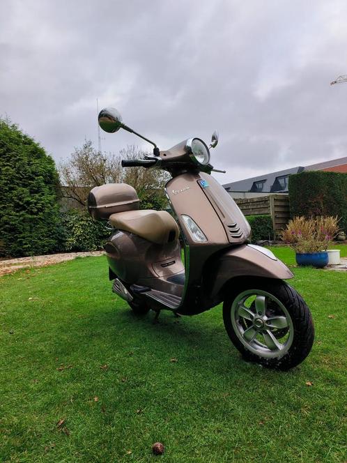 Scooter Vespa Primavera 50CC - 45 km/h, Fietsen en Brommers, Scooters | Piaggio, Zo goed als nieuw, Overige modellen, Klasse B (45 km/u)