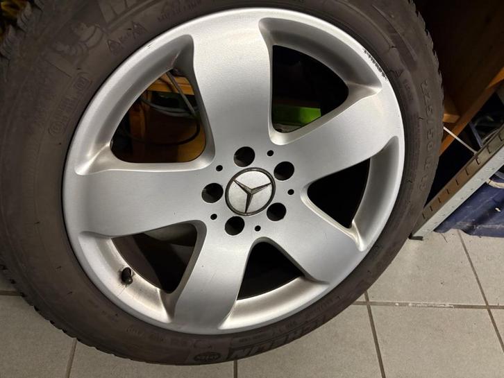 Prachtige stoere 16" Mercedes Velgen + (gratis!) Banden, Auto-onderdelen, Banden en Velgen, Banden en Velgen, Winterbanden, 16 inch