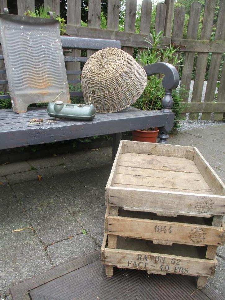 Spullen uit de oude doos  o.a. pootkistjes anno 1944, Antiek en Kunst, Curiosa en Brocante, Ophalen