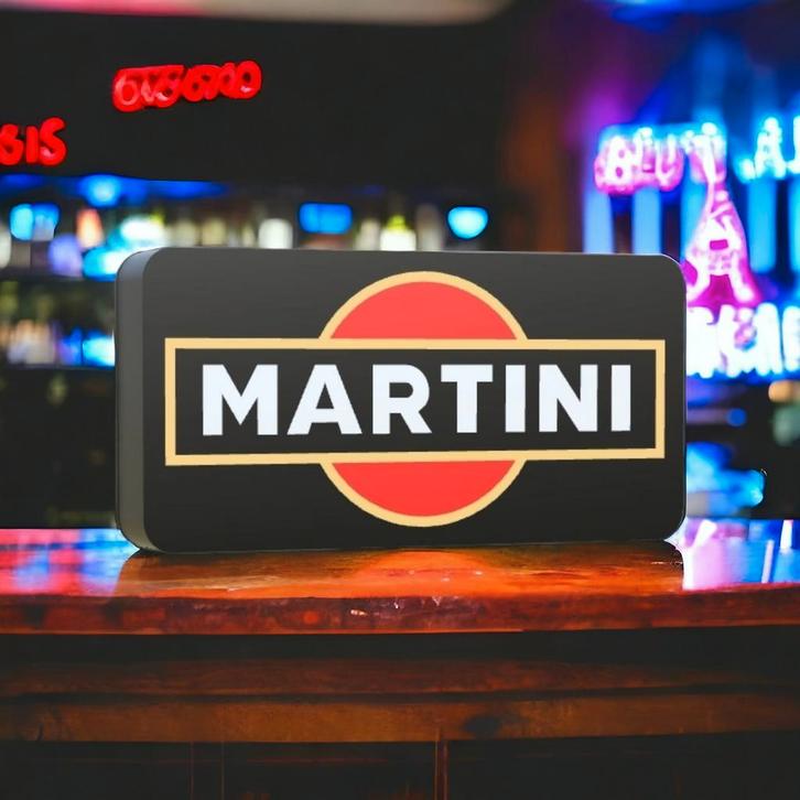 Prachtige Martini lichtreclame in perfecte staat. Nu €29,95, Verzamelen, Merken en Reclamevoorwerpen, Nieuw, Lichtbak of (neon) lamp