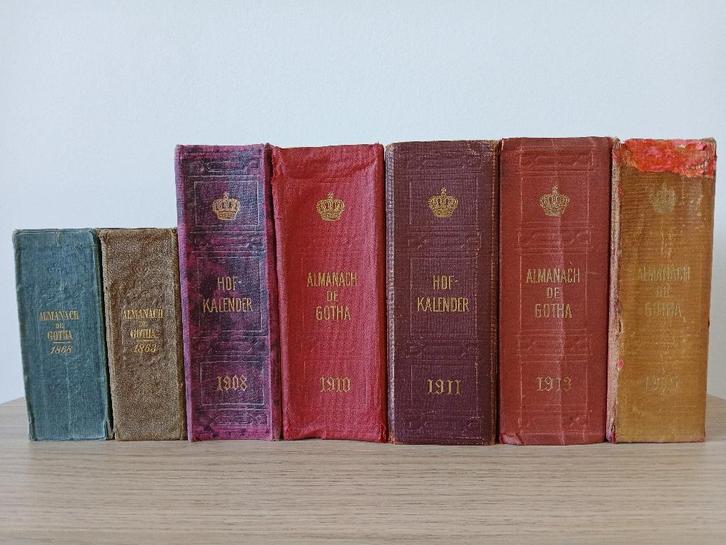 ALMANACH DE GOTHA & HOF-KALENDER 7 volumes (1863 – 1915), Antiek en Kunst, Antiek | Boeken en Manuscripten, Ophalen of Verzenden