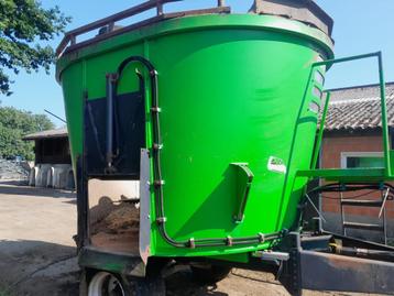 Voedermengwagen Devos 12 M³ beschikbaar voor biedingen