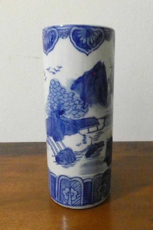 Japans blauw-wit vaasje [1568], Antiquités & Art, Antiquités | Porcelaine, Enlèvement ou Envoi