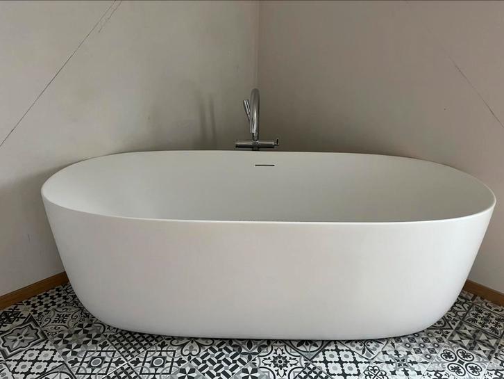 Baignoire Luca Varess Bolla balnéo avec Led, Huis en Inrichting, Badkamer | Complete badkamers, Gebruikt, Met bad, Ophalen