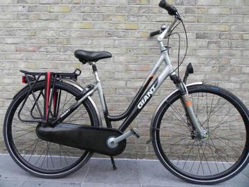 Damesfiets merk Giant in uitstekende staat beschikbaar voor biedingen