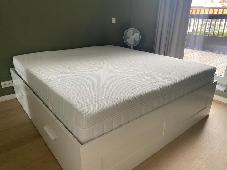 Tweepersoonsbed MOET DRINGEND WEG!goed de beschrijving lezen, Huis en Inrichting, Slaapkamer | Bedden, Zo goed als nieuw, Ophalen