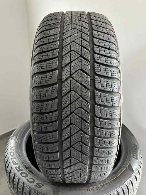 PIRELLI 235/45/R20 WINTERBANDEN WEINIG GEBRUIKT, Auto-onderdelen, Banden en Velgen, Winterbanden, 20 inch, 235 mm, Personenwagen