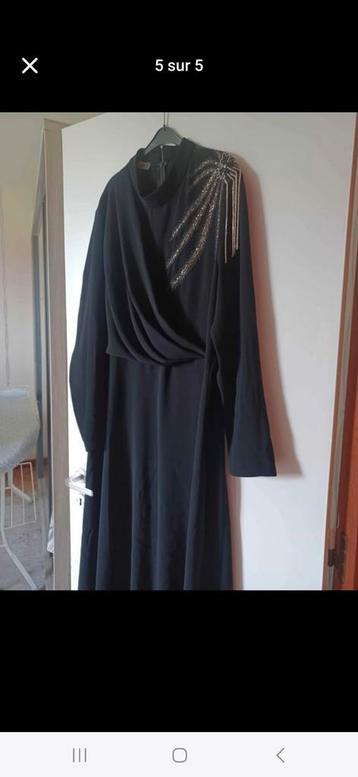 Robe de soirée noir  beschikbaar voor biedingen