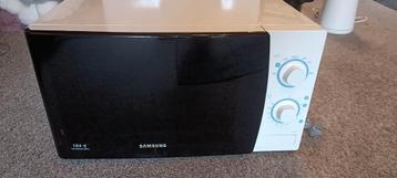 samsung microgolf ME711K 1150w beschikbaar voor biedingen