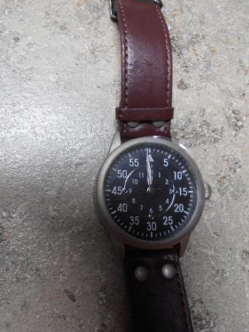 Mooie herenhorloge  beschikbaar voor biedingen