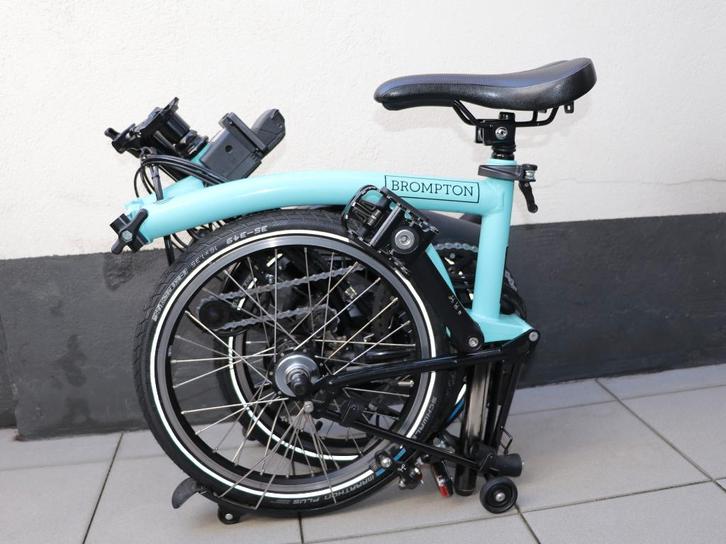 Brompton electric vouwfiets met kleine batterijtas, Fietsen en Brommers, Fietsen | Vouwfietsen, Zo goed als nieuw, Brompton, 14 tot 16 inch