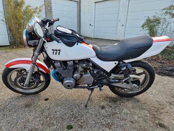 Kawasaki Zypher 550, 550 cm³, Particulier, 4 cylindres