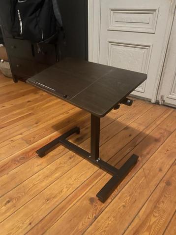 Bijzet tafel ( laptop ) beschikbaar voor biedingen