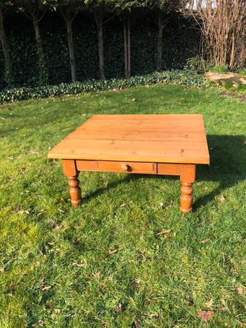 Table basse de ferme française (table basse) carrée