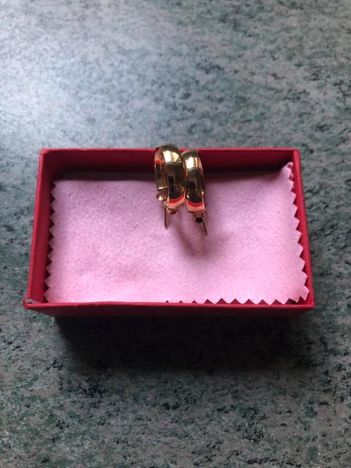 18 karaat gouden oorbellen, Handtassen en Accessoires, Oorbellen, Ophalen of Verzenden
