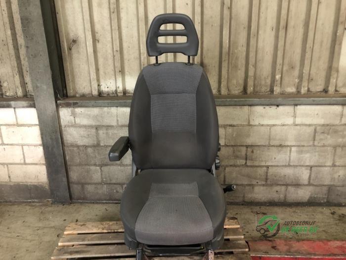 Siège gauche d'un Peugeot Boxer, Autos : Pièces & Accessoires, Habitacle & Garnissage, Peugeot, Utilisé, 3 mois de garantie, Enlèvement ou Envoi