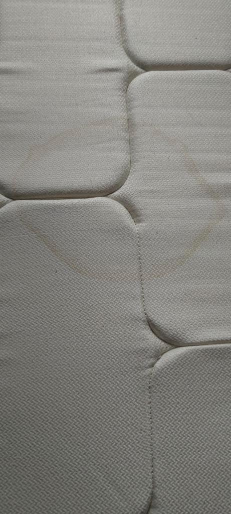 Matelas très bonne qualité 70x190x19, Huis en Inrichting, Slaapkamer | Matrassen en Bedbodems, Zo goed als nieuw, Matras, Ophalen of Verzenden