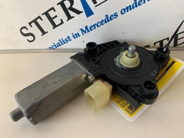 Raammotor Portier van een Mercedes C-Klasse, Auto-onderdelen, Carrosserie, Mercedes-Benz, Gebruikt, 3 maanden garantie, Ophalen of Verzenden