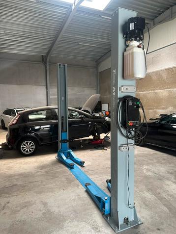 Tweekolom hefbrug. Toolmania 230v 4ton beschikbaar voor biedingen