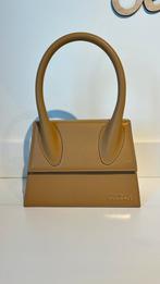 Jacquemus le grand chiquito, Handtassen en Accessoires, Tassen | Damestassen, Ophalen, Zo goed als nieuw