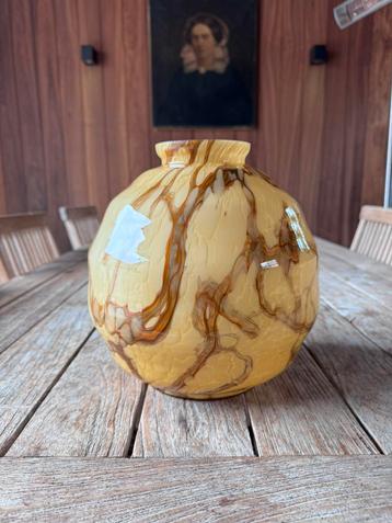 Vase art déco, Enlèvement