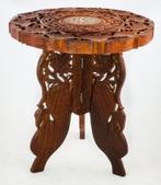 Table ronde en bois sculpté et marqueté et plateau amovible, Antiquités & Art, Enlèvement ou Envoi