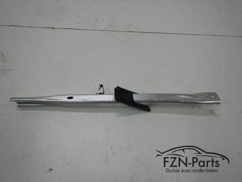 Audi A4 8W Bumperbalk Geleider Voorzijde Rechts 8W0805646B, Auto-onderdelen, Trekhaken