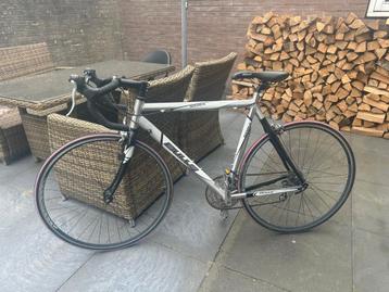 Fiets  beschikbaar voor biedingen