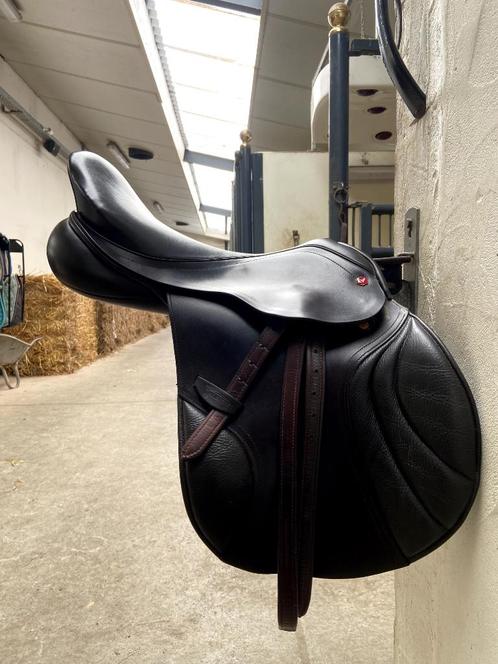 Selle de saut Albion K2 - marron, Animaux & Accessoires, Chevaux & Poneys | Selles, Comme neuf, Obstacle, Enlèvement