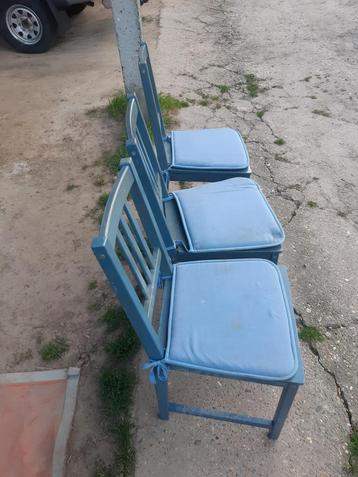 3 ikea stoelen met kussentjes beschikbaar voor biedingen