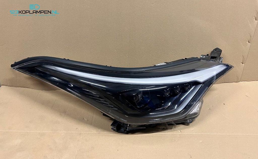 Toyota C-HR CHR Facelift GR Sport black Full Led koplamp rec, Gebruikt, -, -, Ophalen of Verzenden