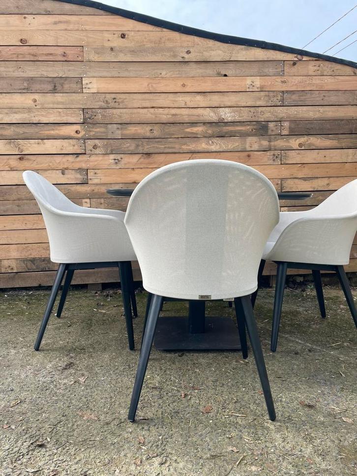 Table inclinable, avec chaises design., Jardin & Terrasse, Bancs de jardin, Comme neuf, Enlèvement