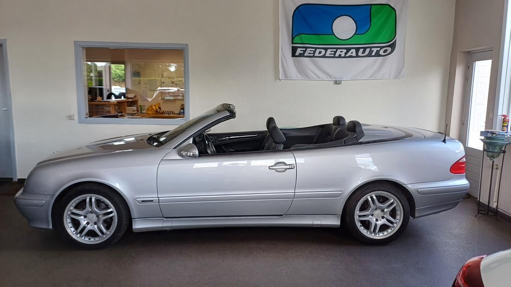 Mercedes-Benz CLK-Klasse 200 CLK 200 Kompressor Cabriolet Av, Autos, Mercedes-Benz, Cuir, Argent ou Gris, Achat, Entreprise