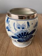 Delfts blauwe lepelbeker en theezakhouder, Ophalen